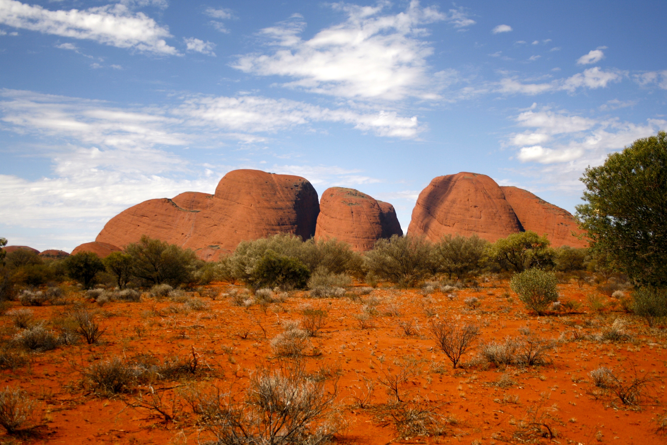 australia desert tourist attractions